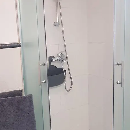 Self -contained Part Of A House With Garden Apartamento Varna