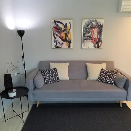 Apartament Self -contained Part Of A House With Garden Varna