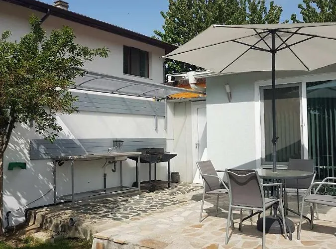 Lejlighed Self -contained Part Of A House With Garden Varna